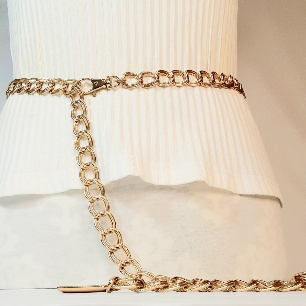 Womens Gold Tone Chain Belt Double Ribbed Curb Link Metal Hang Tag One Size
